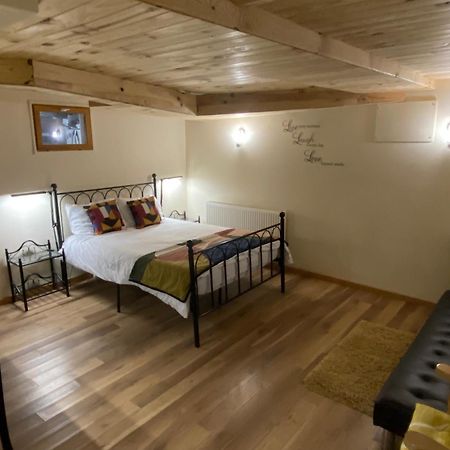 Peaceful 3 Bedroom 8 Person Ground Floor Apartment With Large Private Heated Pool La Digne-d'Amont Eksteriør billede