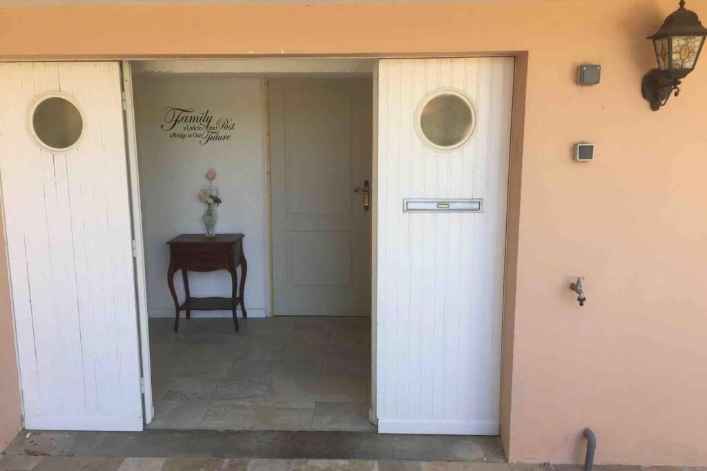 Peaceful 3 Bedroom 8 Person Ground Floor Apartment With Large Private Heated Pool La Digne-d'Amont Eksteriør billede