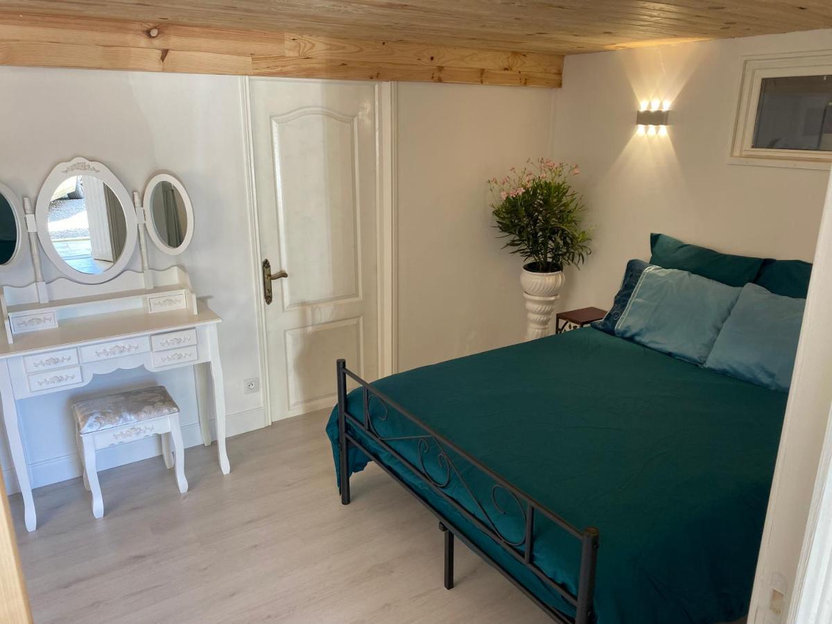 Peaceful 3 Bedroom 8 Person Ground Floor Apartment With Large Private Heated Pool La Digne-d'Amont Eksteriør billede