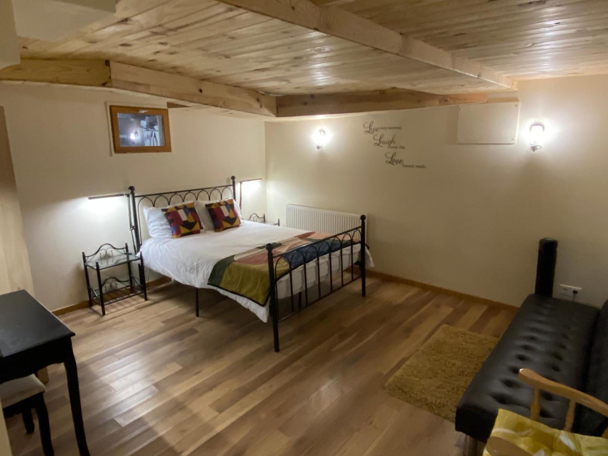 Peaceful 3 Bedroom 8 Person Ground Floor Apartment With Large Private Heated Pool La Digne-d'Amont Eksteriør billede